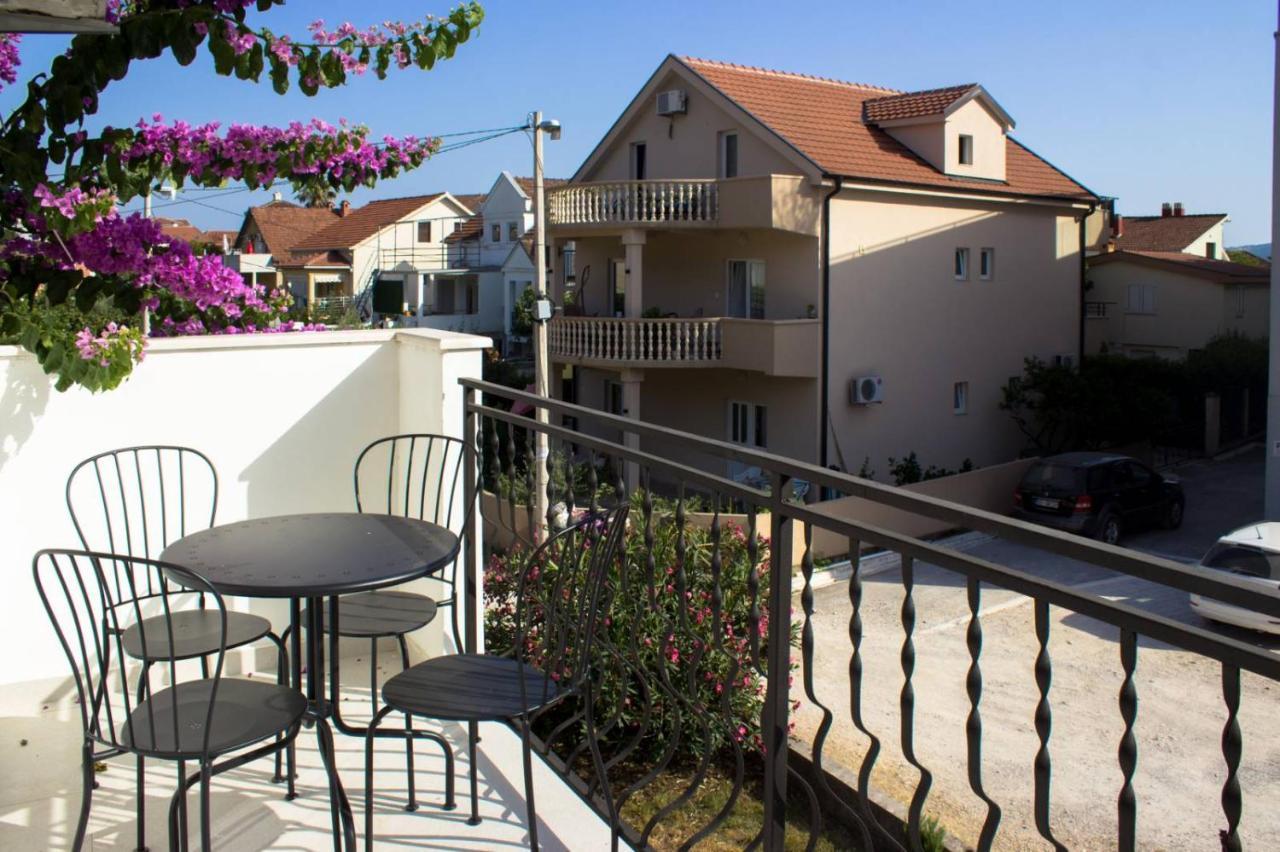 Apartments Prova **** Тиват Экстерьер фото