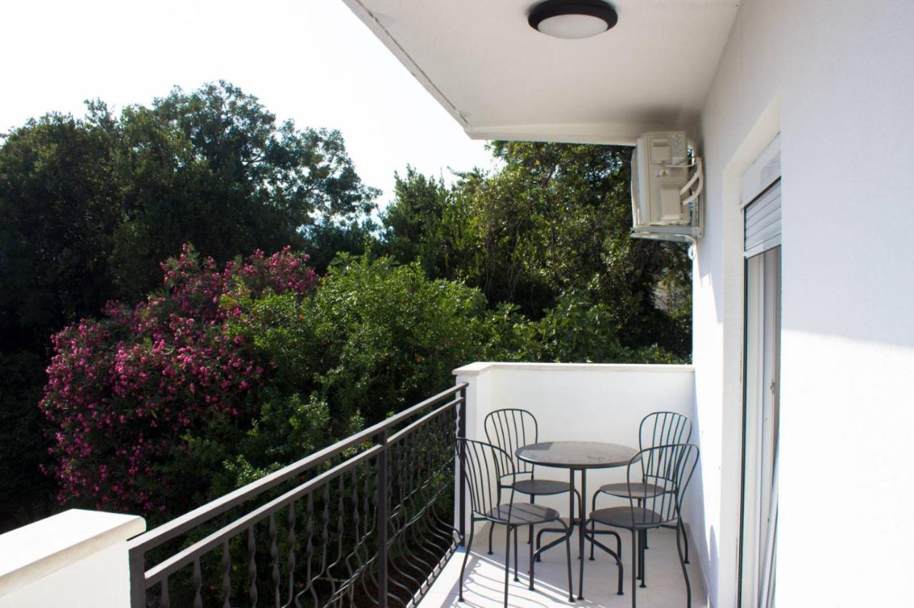 Apartments Prova **** Тиват Экстерьер фото
